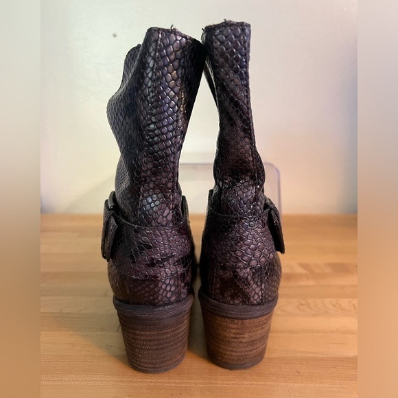 Donald J Pliner Donata Python Embossed Snake Leather Boots Side Slit Block Heel - Picture 8 of 9